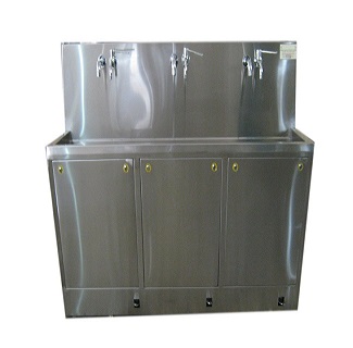 Hospital Scrub Sink Three Bay